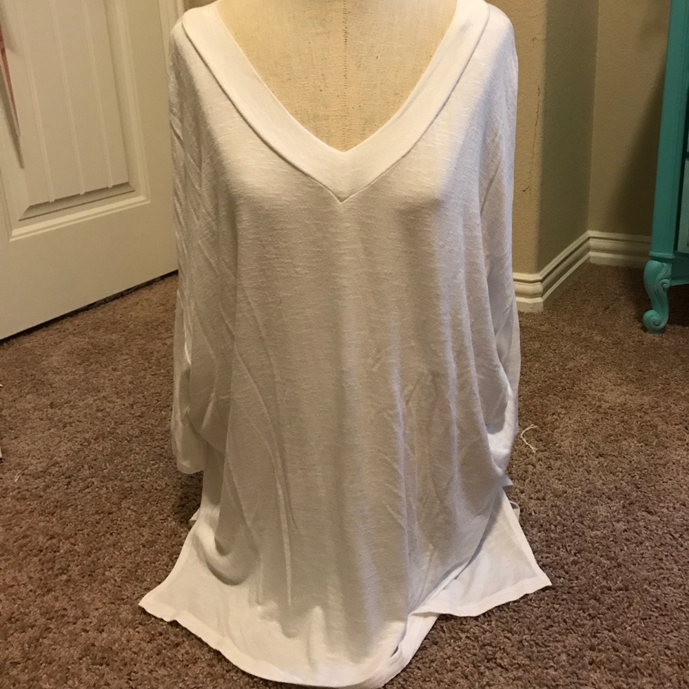 NEW White Sweater BY KyeMi